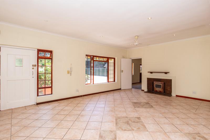 5 Bedroom Property for Sale in Bergvliet Western Cape